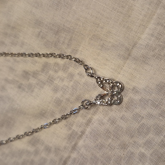 $5"DEAL! Elegant Silver tone Butterfly Adjustable Necklace. NEW! MUST BUNDLE - Picture 5 of 6